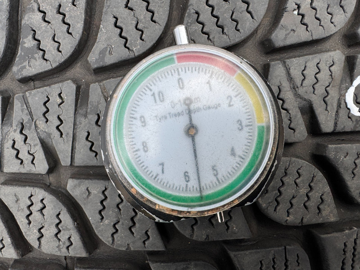 BRIDGESTONE 195 55 16 (87H) TYRE BLIZZAK LM-25 5mm 2013
