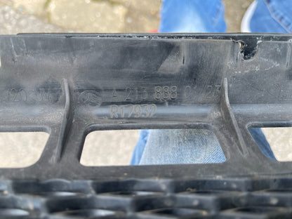 E class silver grill/grille 2016 Part no A2138880123 Damaged