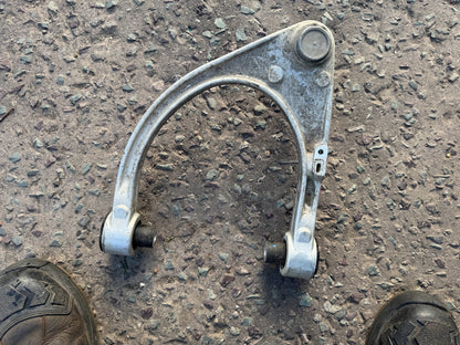 Arm Sayap Atas Depan Kanan Suspensi Original Ford Ranger