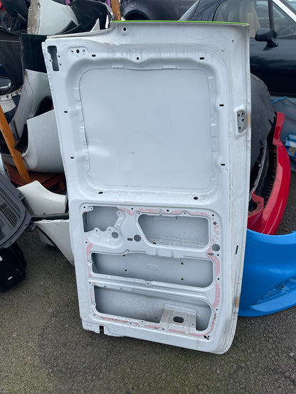 Mercedes Vito MK3 rear door LEFT a4477420310 DAMAGED