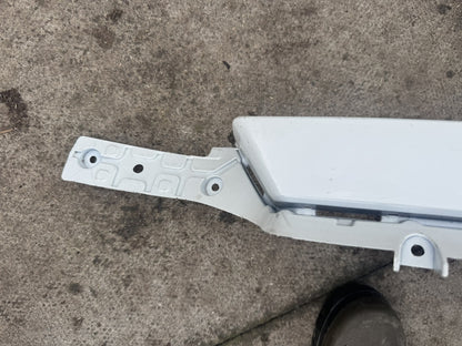 Volvo XC40 2018-2026 Rear Right Bumper Corner 31449337 White Damaged Spares