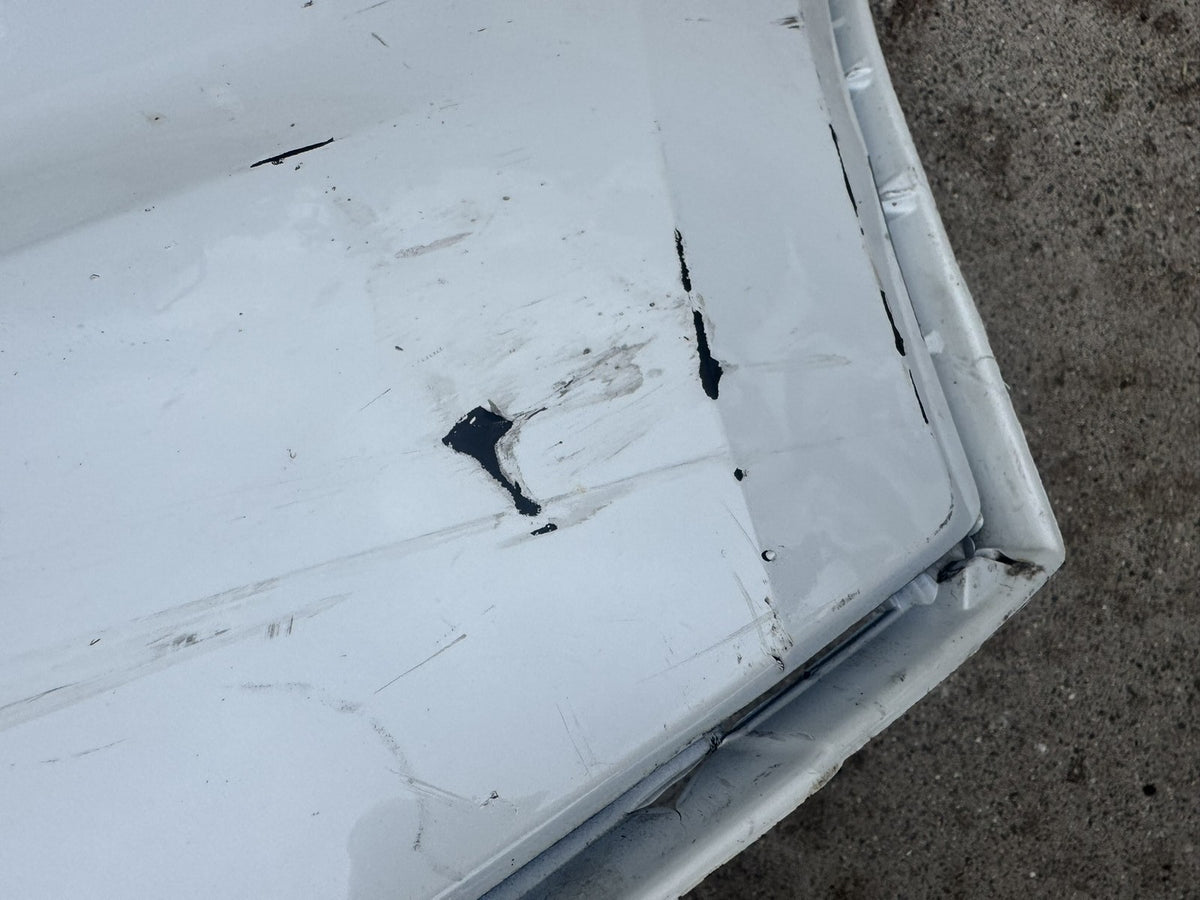 Volvo XC40 2018-2026 Rear Right Bumper Corner 31449337 White Damaged Spares