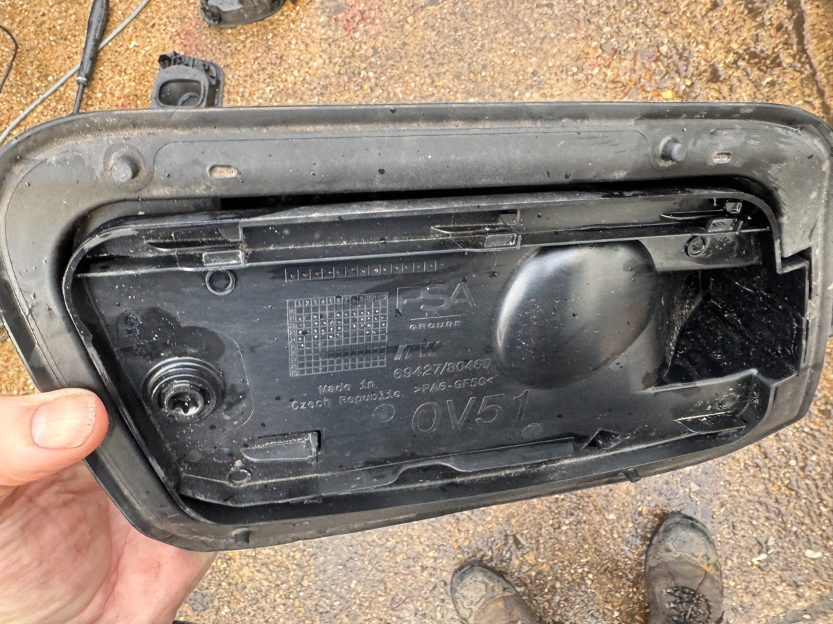 ฝาถังน้ำมัน OPEL Vauxhall ASTRA L MK6 C02 9839723080 1.2 เบนซิน 96kW 2023