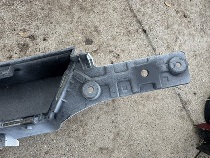 Volvo XC40 2018-2026 Rear Right Bumper Corner 31449337 White Damaged Spares