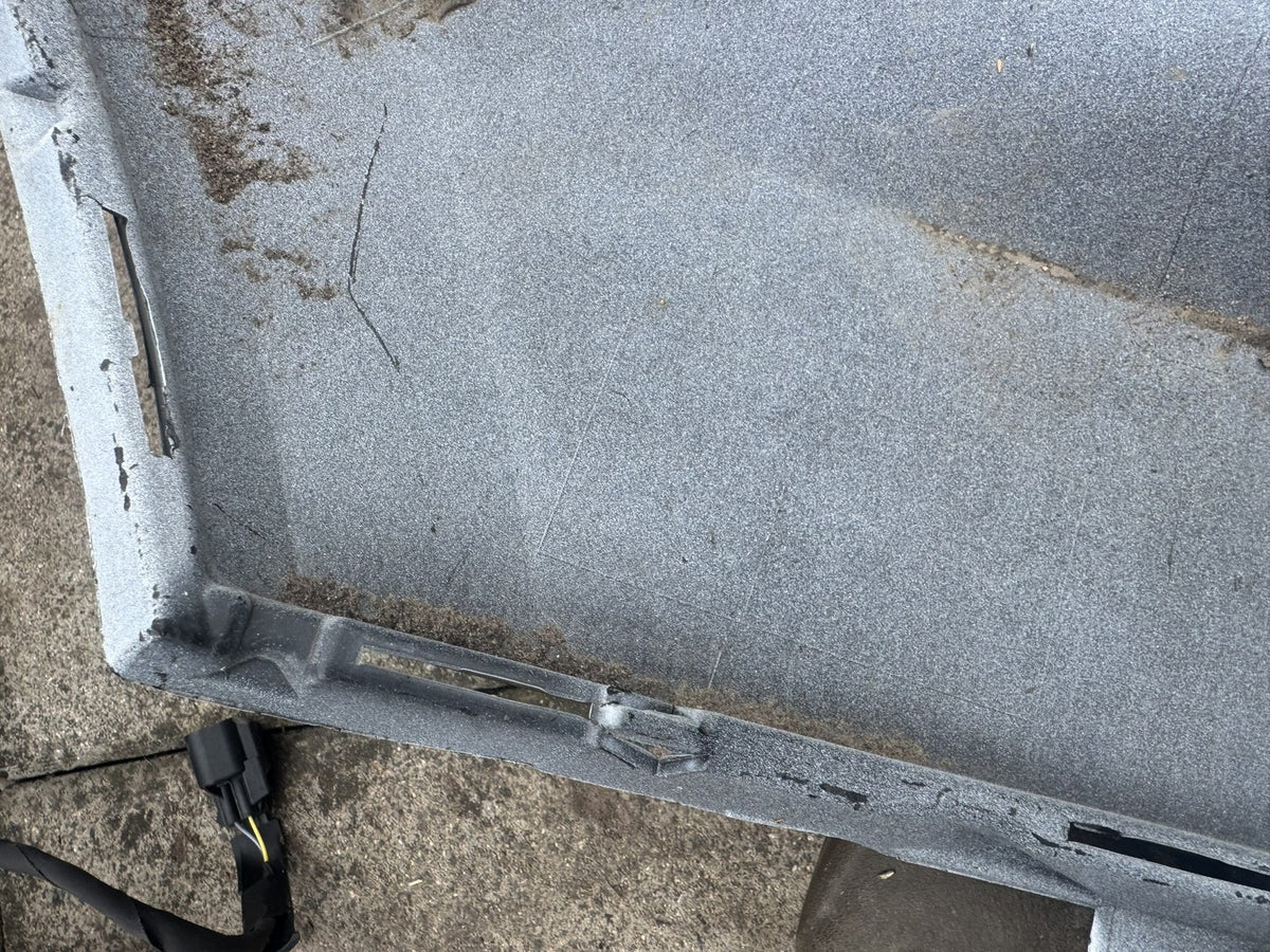 Volvo XC40 2018-2026 Rear Right Bumper Corner 31449337 White Damaged Spares