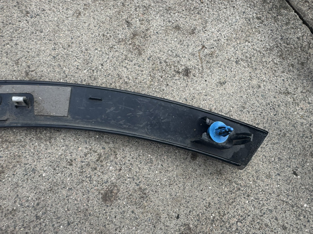 Land Rover Discovery 5 L462 Front Left Wheel Arch Trim HY3M-16A075 2017-2026