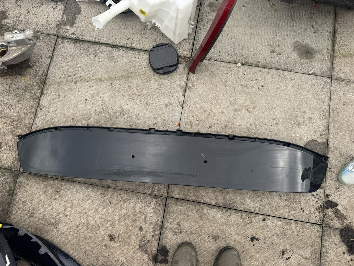 Kia Sportage MK5 NQ5 2022-2026 Rear Tailgate Trim Garnish 87372-R2300 Damaged