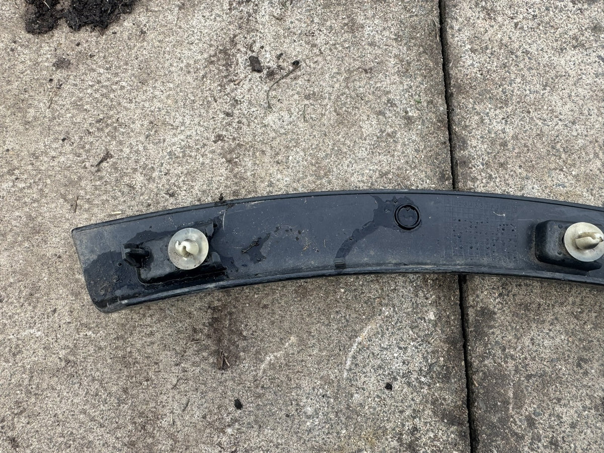 Land Rover Discovery 5 L462 Front Left Wheel Arch Trim HY3M-16A075 2017-2026