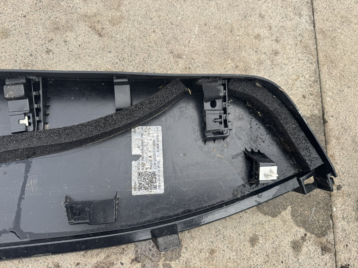 Kia Sportage MK5 NQ5 2022-2026 Rear Tailgate Trim Garnish 87372-R2300 Damaged