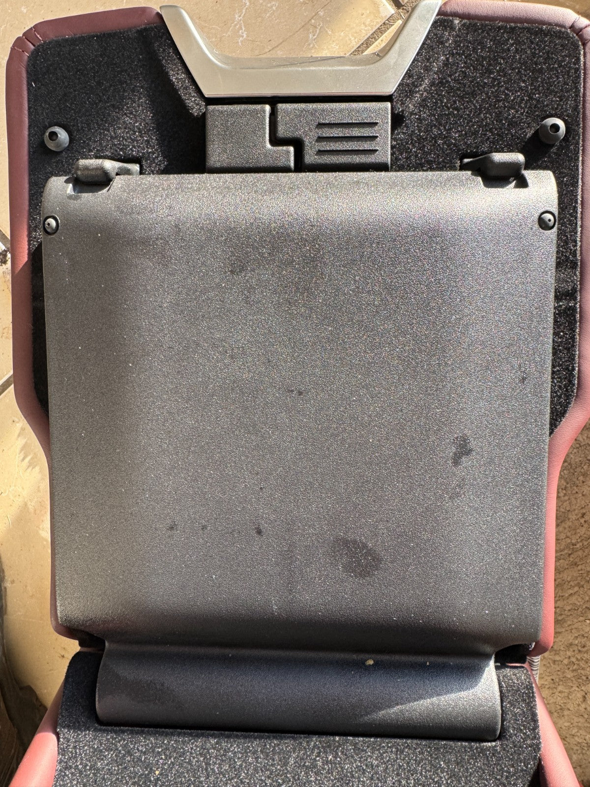 2024 Range Rover L460 Rear Console Armrest Media Touchscreen m8e2672b20