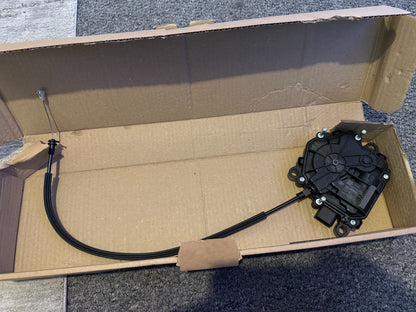 m8e2-404c10-cc Range Rover actuator L460 LEFT HAND LOWER LR153799