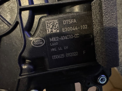 m8e2-404c10-cc Range Rover actuator L460 LEFT HAND LOWER LR153799