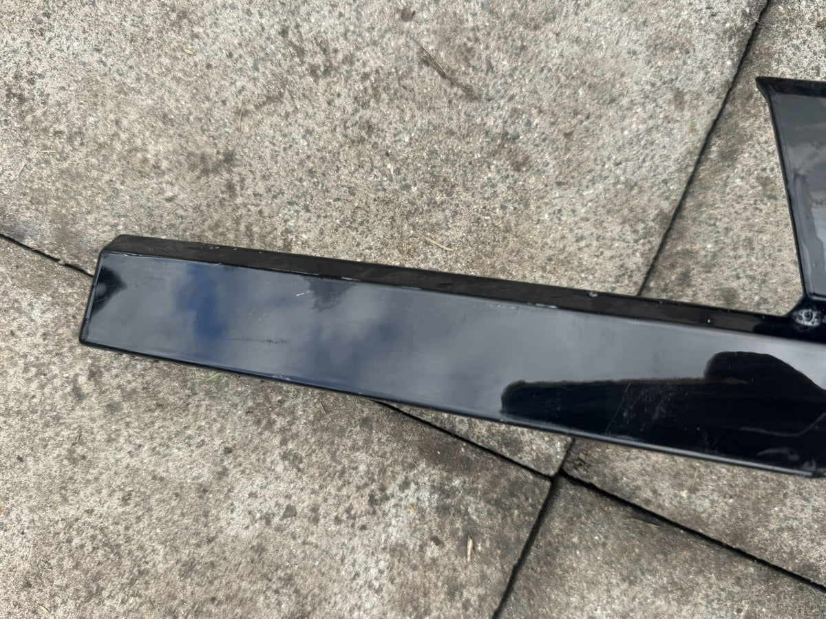 Range Rover Evoque L551 2020-2026 Tailgate Moulding Trim K8D2-402A30-H Genuine