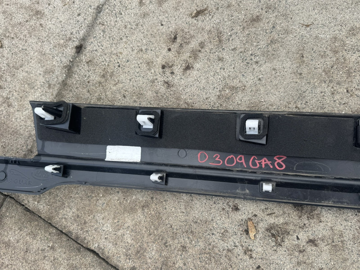 Range Rover Evoque L551 2020-2026 Tailgate Moulding Trim K8D2-402A30-H Genuine