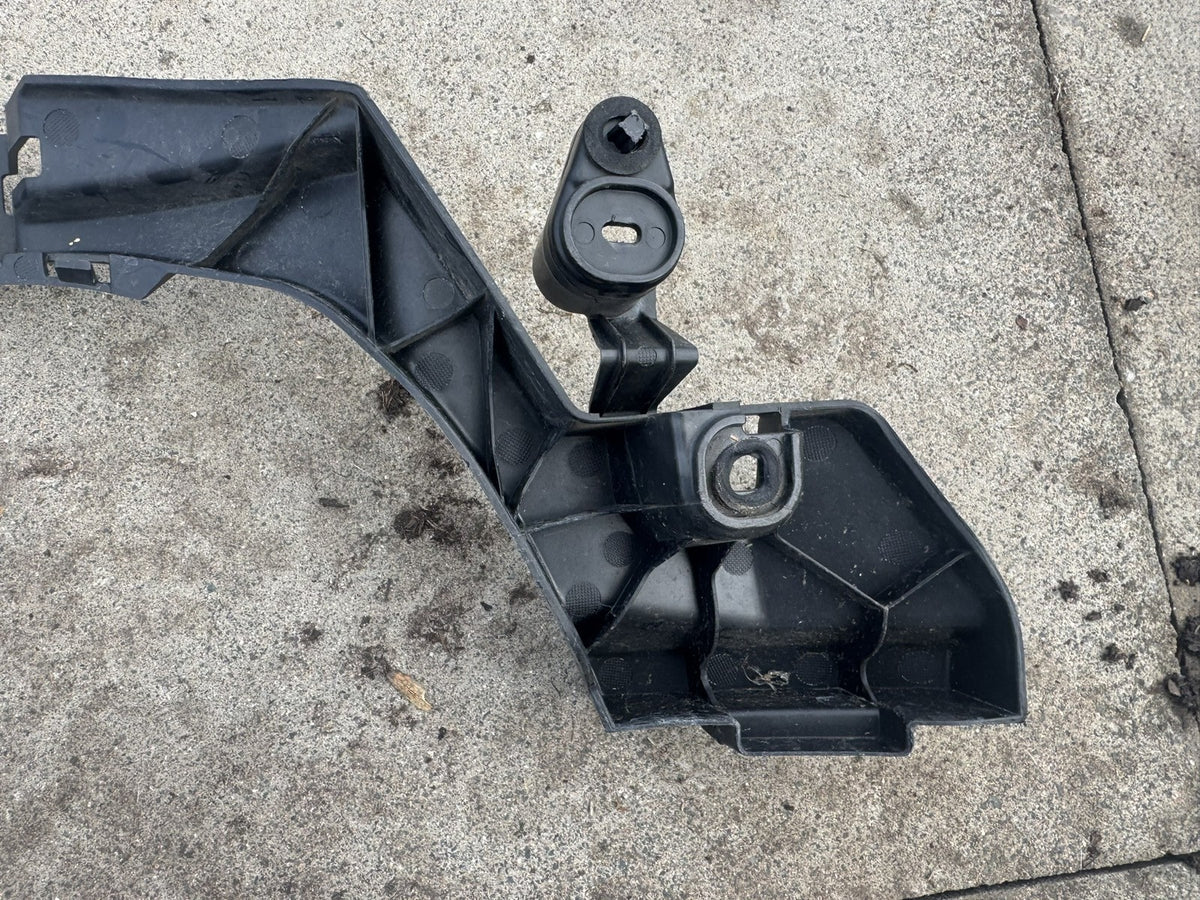 Jaguar XE X760 2015-2024 Rear Bumper Centre Support Bracket GX73-17E855-AB