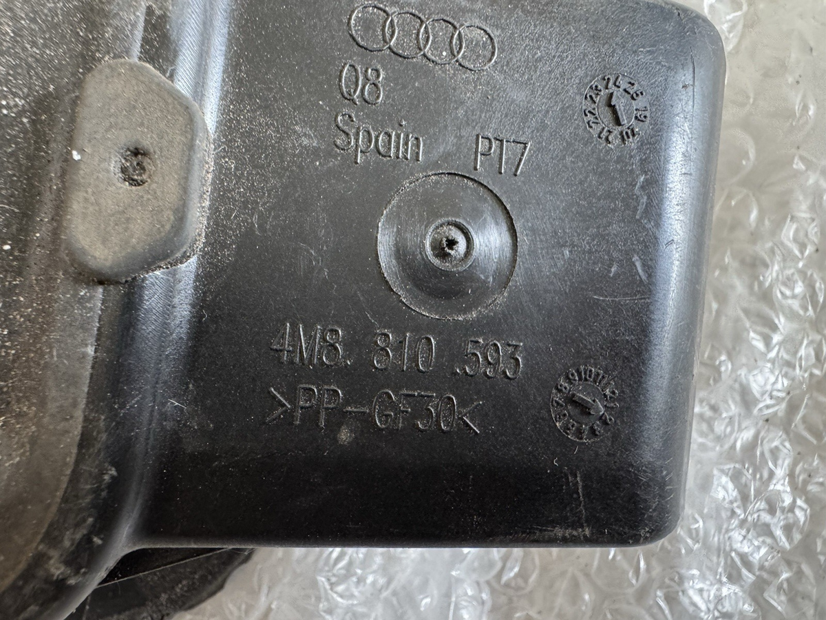 Genuine Audi Q8 charging flap insert 4m8.810.593