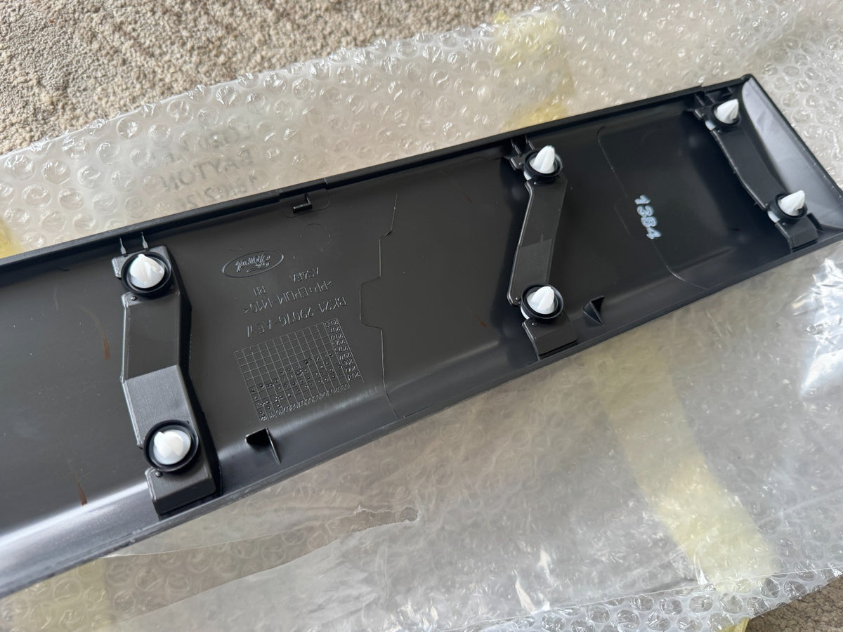 2025 FORD TRANSIT CUSTOM Panel Trim BELAKANG KANAN 2018-2024 BK2129076 2288635
