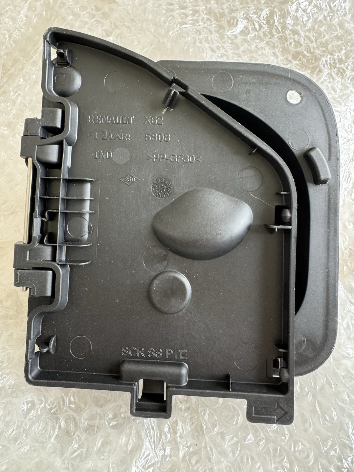 Renault Master Movano NV400 Adblue Filler Flap housing 765M65718R 2016-2022