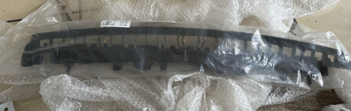 POLESTAR 4 P417 Rear Bumper Middle Bracket 80008672 Electricity 200kw 2025