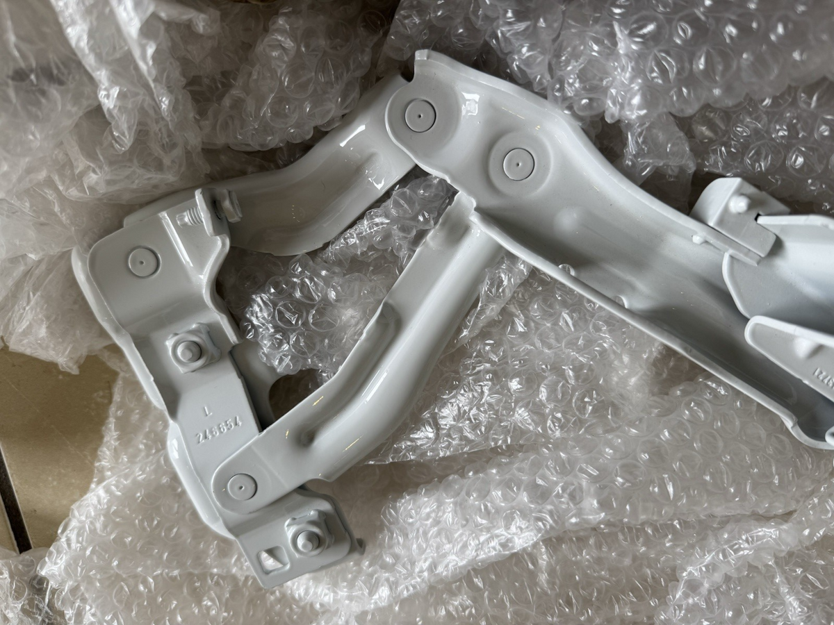 VOLVO V90 MK2 2016-2026 Front Left Bonnet Hinge OEM Genuine 3221979