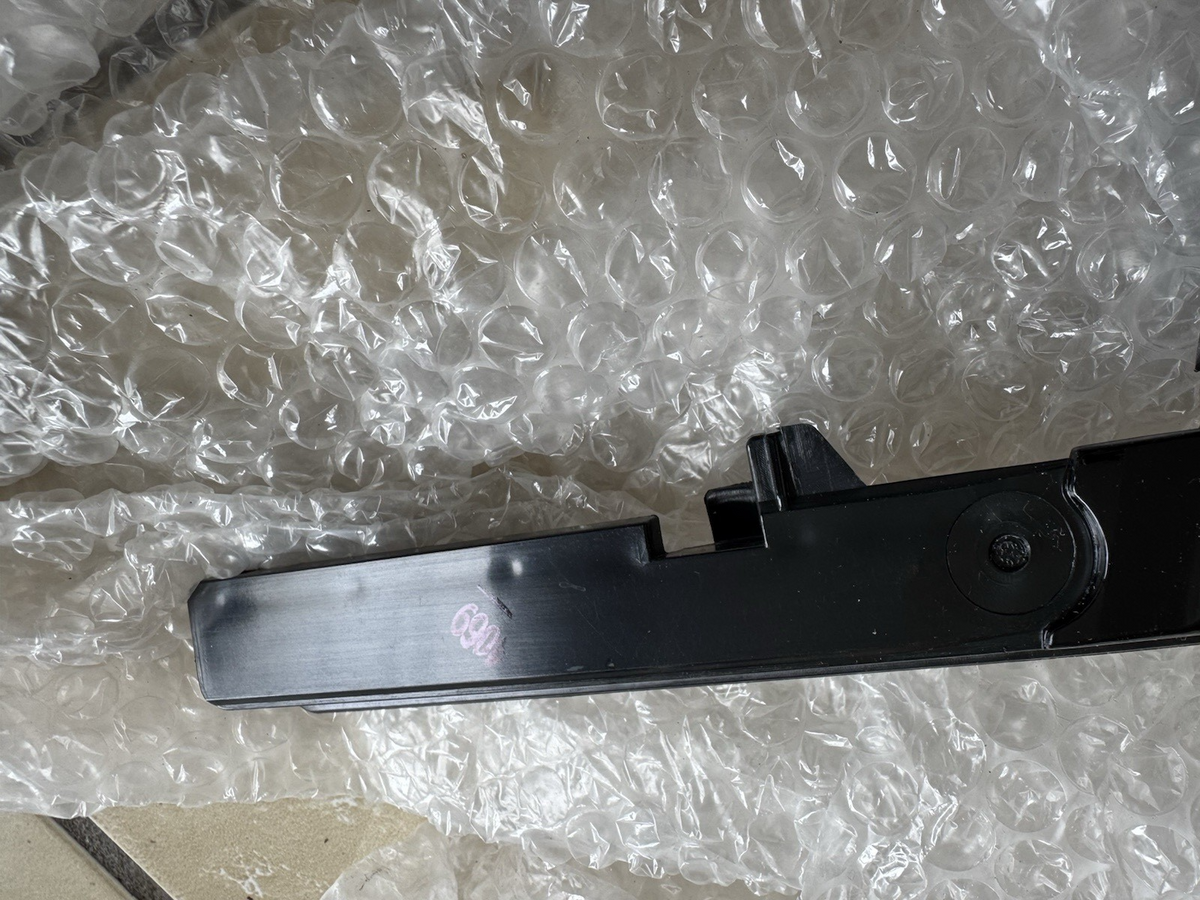 Cupra Formentor 2023 Front Door Window Trim Glass Moulding 5FF837902C AMD151383