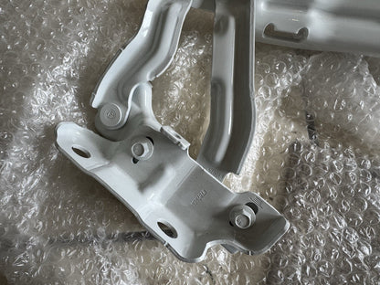 VOLVO V90  Front Right Bonnet Hinge 32219800 NEW