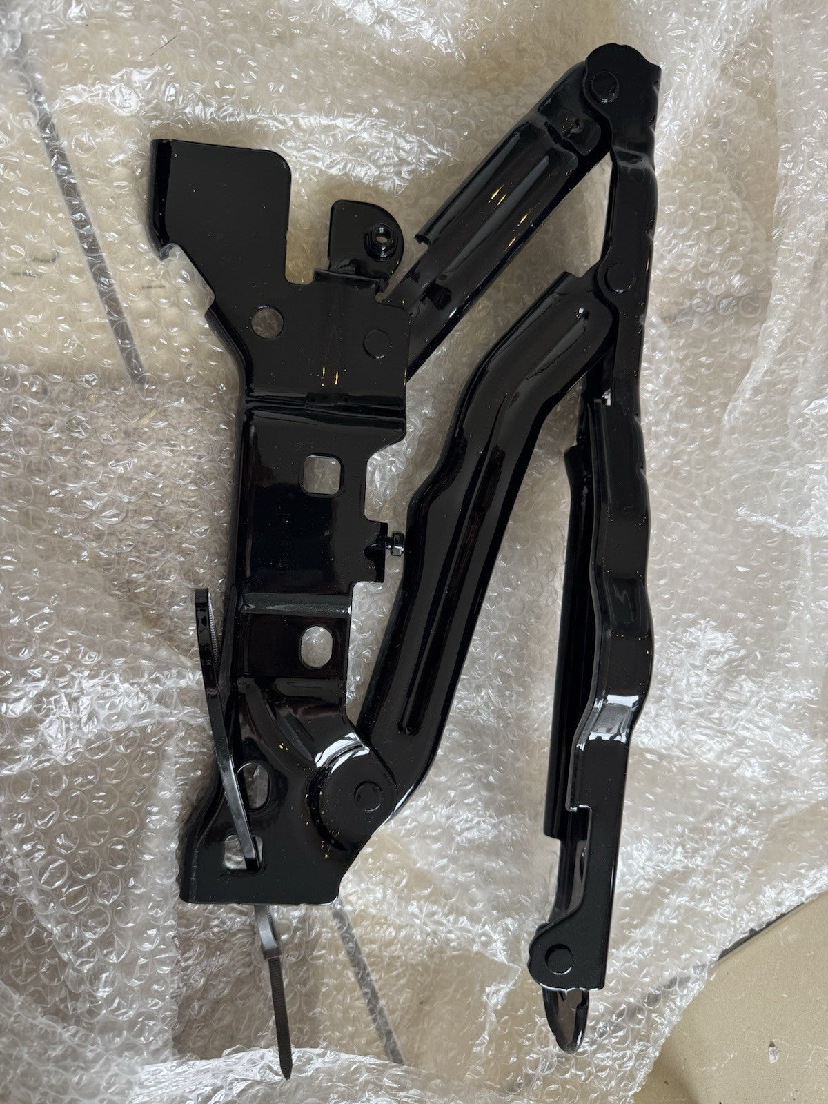 LAND ROVER RANGE ROVER SPORT L461 Front Left Bonnet Hinge M8E2-16801-AD