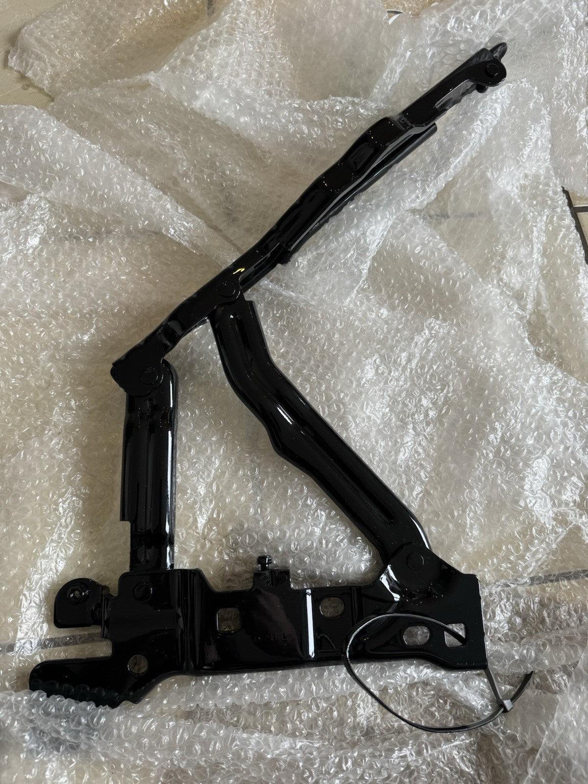 LAND ROVER RANGE ROVER SPORT L461 Front Left Bonnet Hinge M8E2-16801-AD