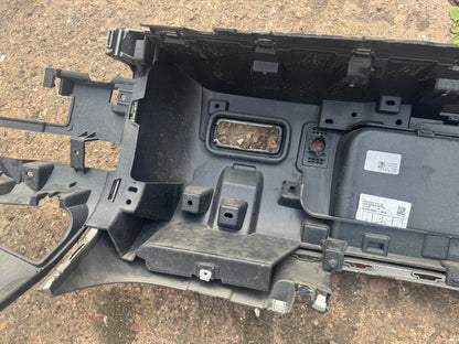 LANDROVER DEFENDER L663 BAGIAN TENGAH BUMPER BELAKANG 2020 ke atas ORIGINAL L8B217D781A