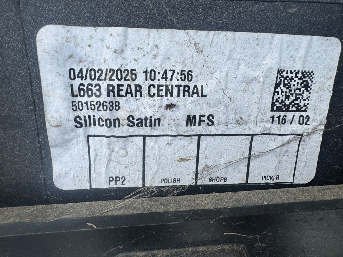 LANDROVER DEFENDER L663 BAGIAN TENGAH BUMPER BELAKANG 2020 ke atas ORIGINAL L8B217D781A