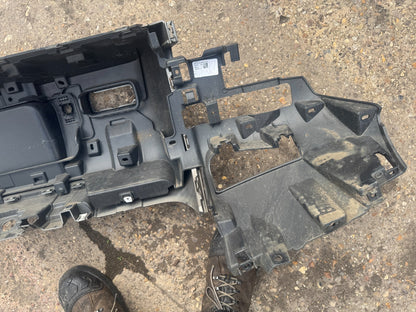 LANDROVER DEFENDER L663 BAGIAN TENGAH BUMPER BELAKANG 2020 ke atas ORIGINAL L8B217D781A