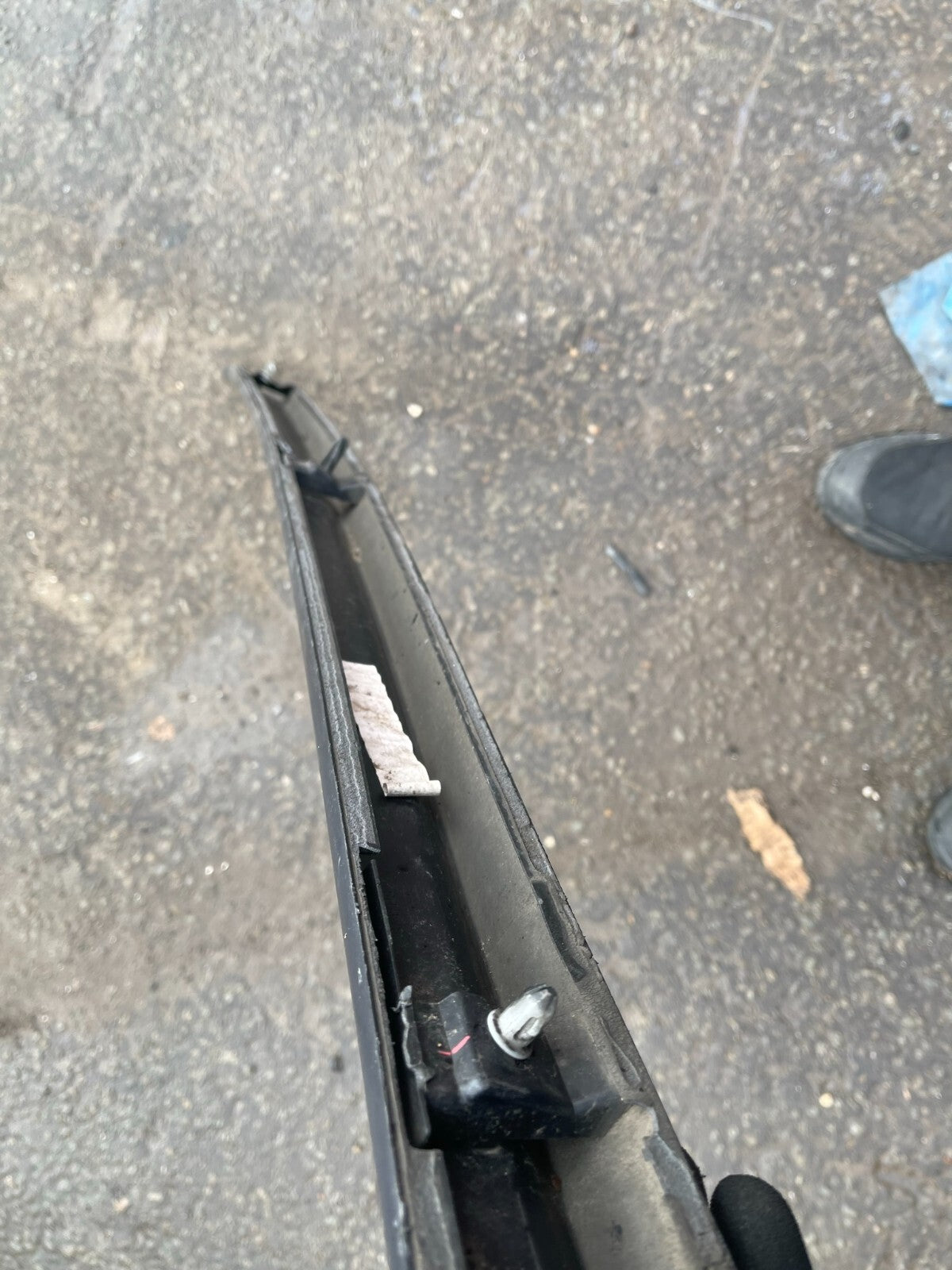 VOLVO XC90 R-DESIGN  DOOR STRIP LEFT FRONT LOWER ORIGINAL 31347654