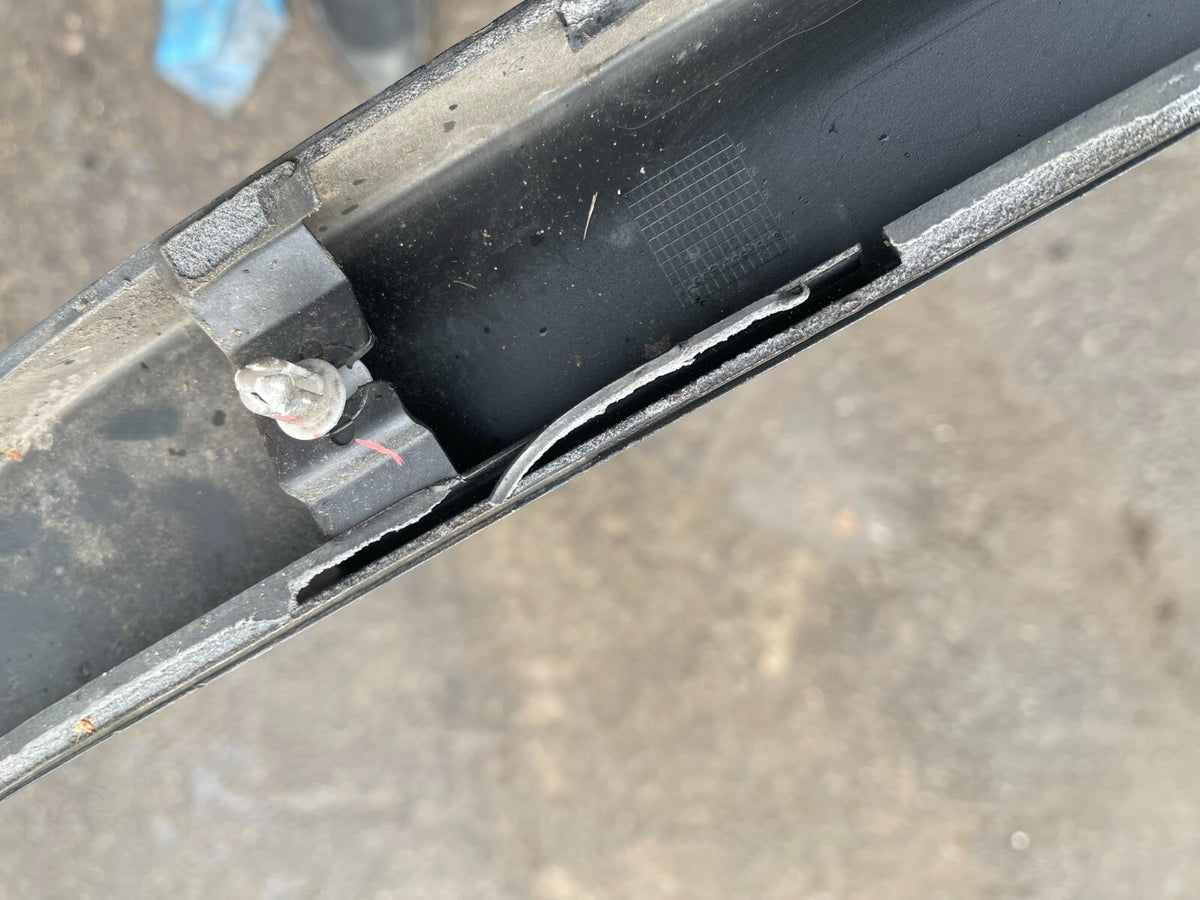VOLVO XC90 R-DESIGN  DOOR STRIP LEFT FRONT LOWER ORIGINAL 31347654