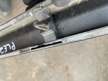 VOLVO XC90 R-DESIGN  DOOR STRIP LEFT FRONT LOWER ORIGINAL 31347654