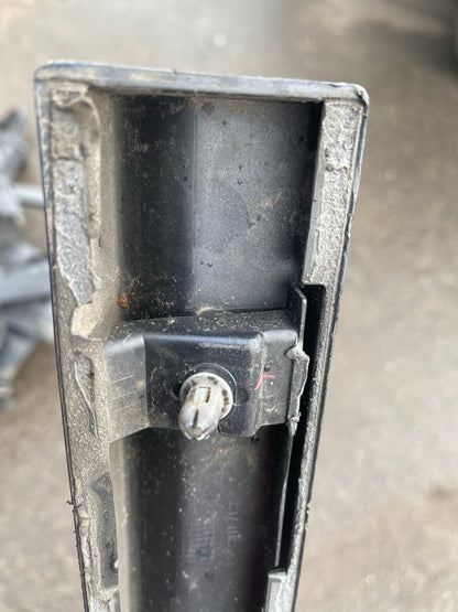 VOLVO XC90 R-DESIGN  DOOR STRIP LEFT FRONT LOWER ORIGINAL 31347654