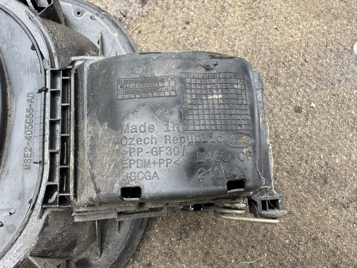 Range Rover L460 PHEV Charge Port Housing Flap M8E2-405C55-AD No Cover 2022-On