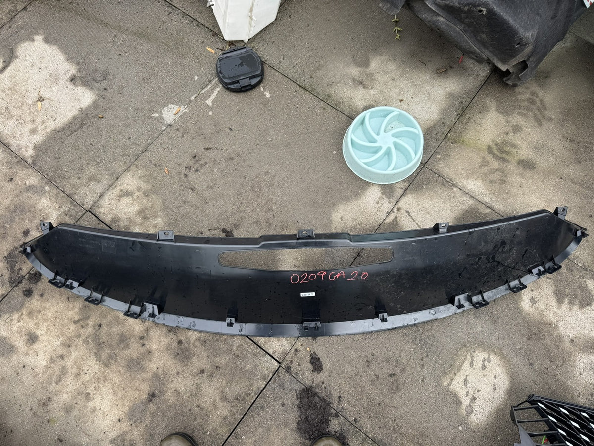 Range Rover Sport L461 Rear Tailgate Spoiler Trim Panel N9X2-16F654-AB