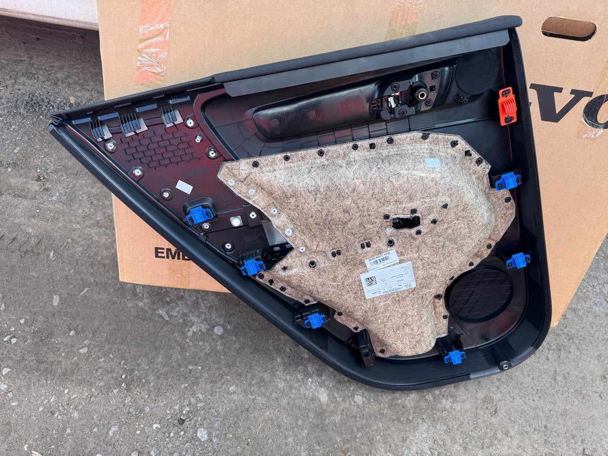 2025 VOLVO XC40 B4 INSCRIPTION Față de Ușă Dreapta Spate 31407710