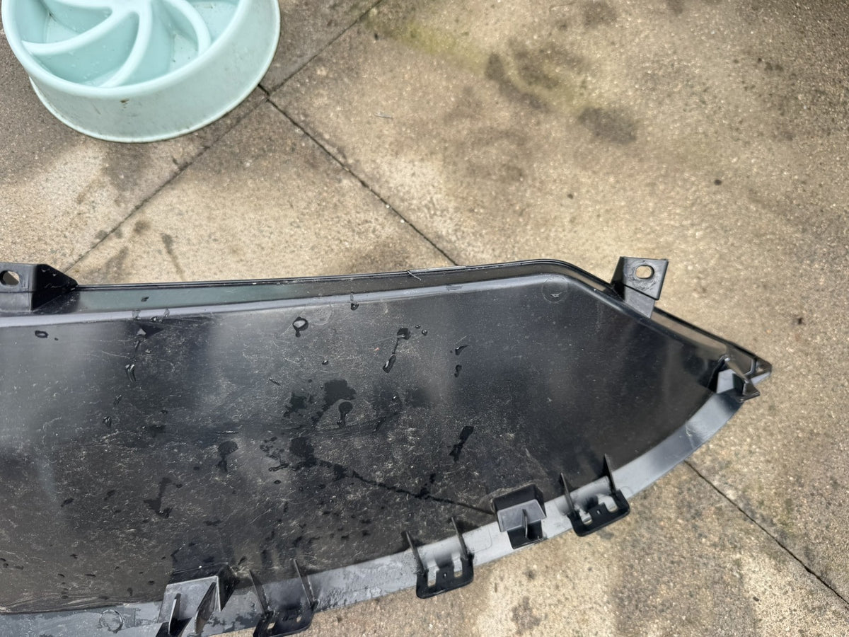 Range Rover Sport L461 Rear Tailgate Spoiler Trim Panel N9X2-16F654-AB