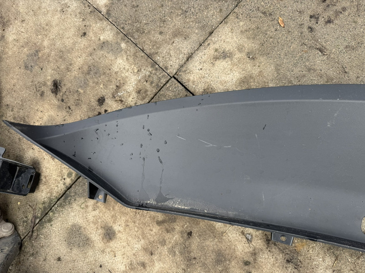 Range Rover Sport L461 Rear Tailgate Spoiler Trim Panel N9X2-16F654-AB