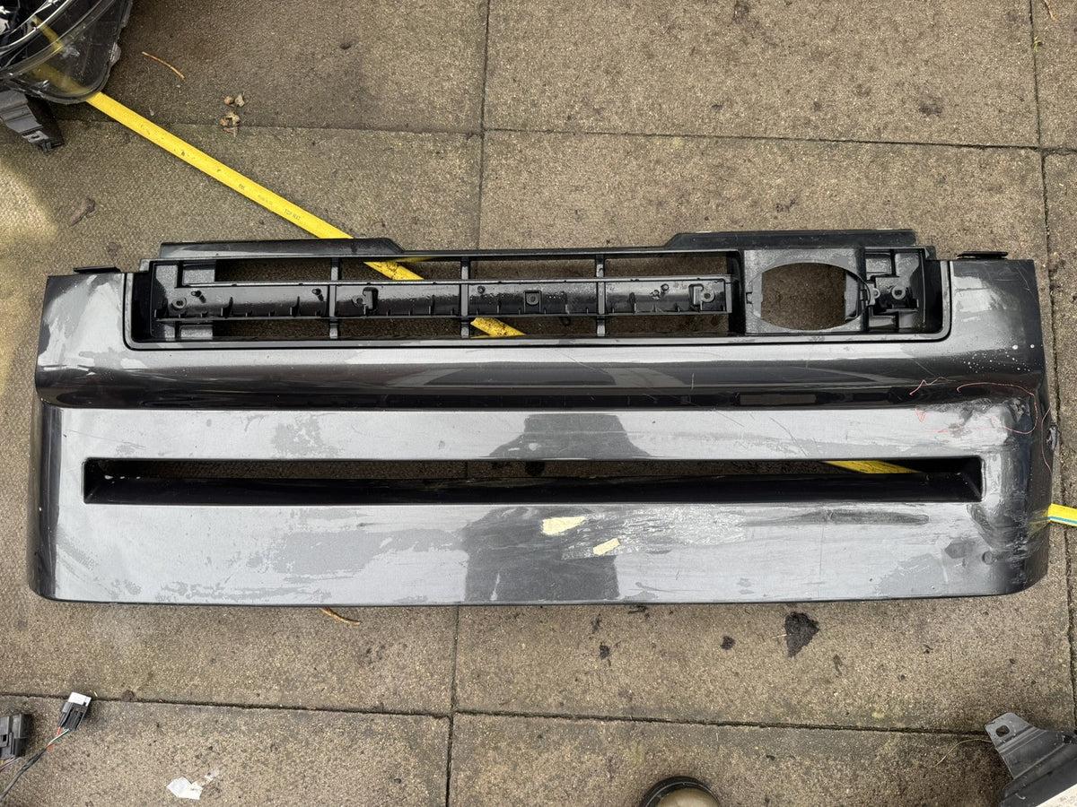 Land Rover Defender L663 Upper Grille Trim L8B2-8A163-A + Damaged Lower Panel