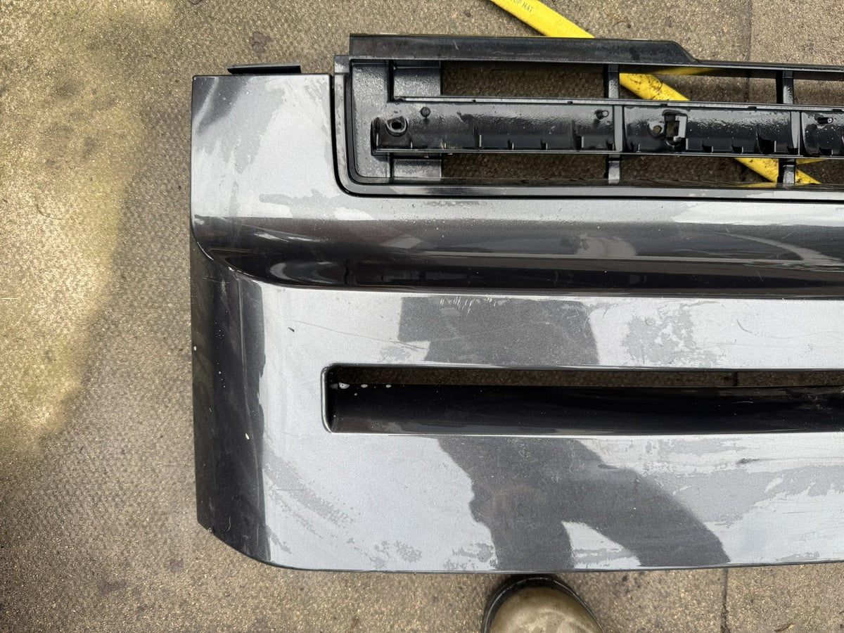 Land Rover Defender L663 Upper Grille Trim L8B2-8A163-A + Damaged Lower Panel