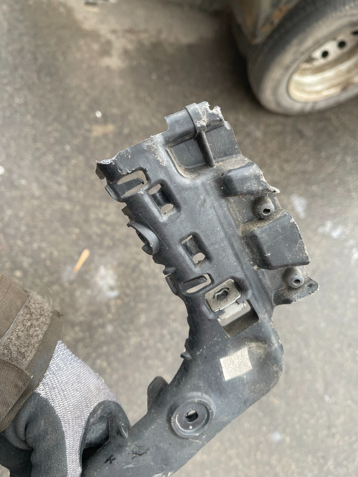 AUDI A3 8P 04-12 HATCH RIGHT REAR BUMPER SUPPORT BRACKET MOUNT 8P4807378B