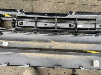 Land Rover Defender L663 Upper Grille Trim L8B2-8A163-A + Damaged Lower Panel