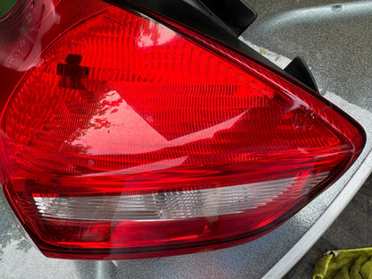 2017 FORD FOCUS MK3 14-18 LEFT REAR TAILLIGHT F1EB-13405-BE *DAMAGED*