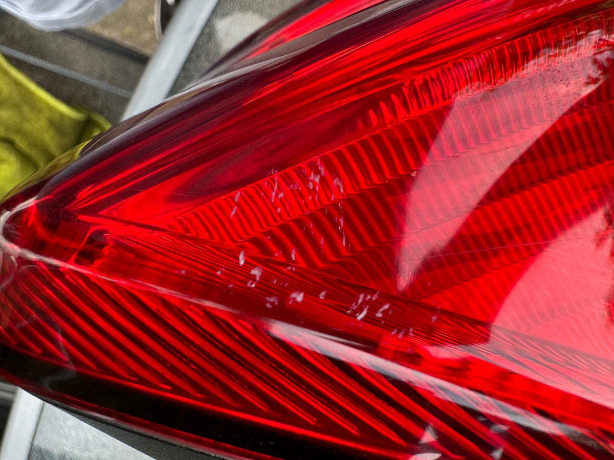 2017 FORD FOCUS MK3 14-18 LEFT REAR TAILLIGHT F1EB-13405-BE *DAMAGED*