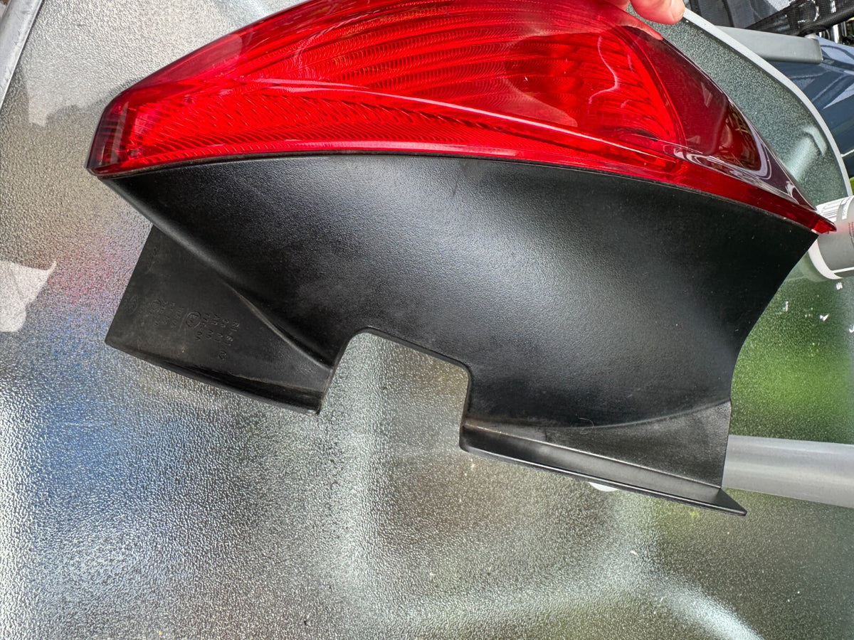 2017 FORD FOCUS MK3 14-18 LEFT REAR TAILLIGHT F1EB-13405-BE *DAMAGED*