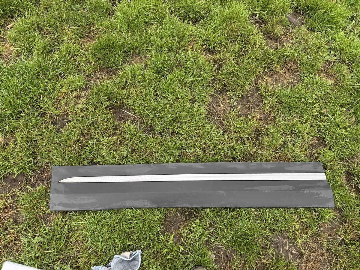 Mercedes GLA EQA H247 Front Left Door Moulding Trim A2477279200 Damaged Clip