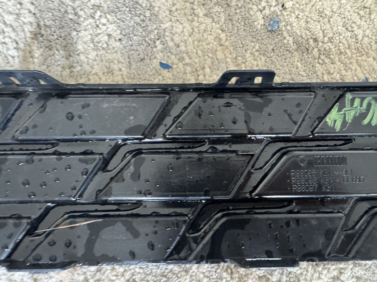 Audi A3 8Y Sportback S Line Rear Bumper Centre Grille 8Y4807925 2020-26 Damaged