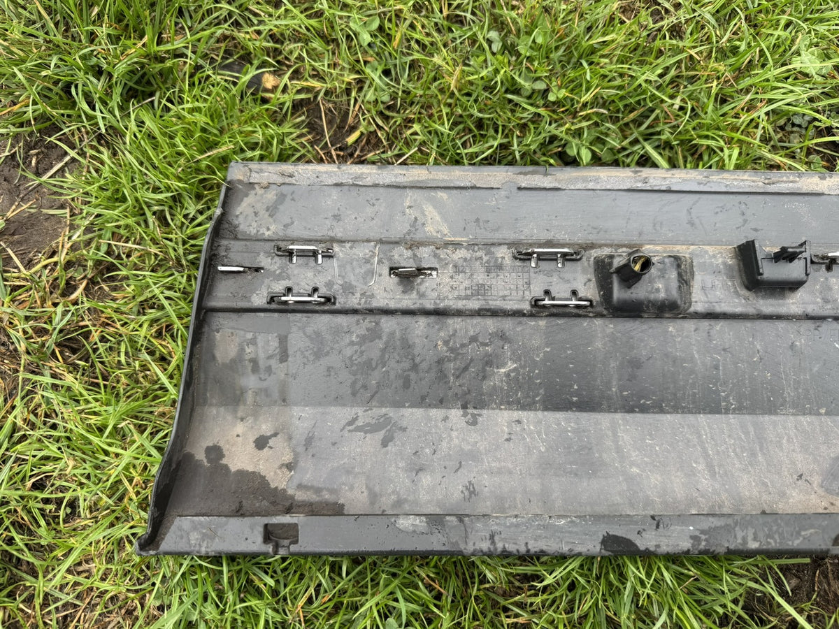 Mercedes GLA EQA H247 Front Left Door Moulding Trim A2477279200 Damaged Clip